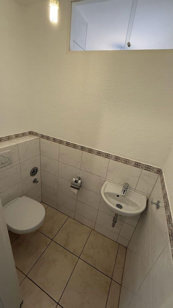 3 bedroom with open-plan kitchen flat to rent, 106 m², Stuttgart, Baden-Württemberg 3 bedroom with open-plan kitchen flat to rent, 106 m², Stuttgart, Baden-Württemberg