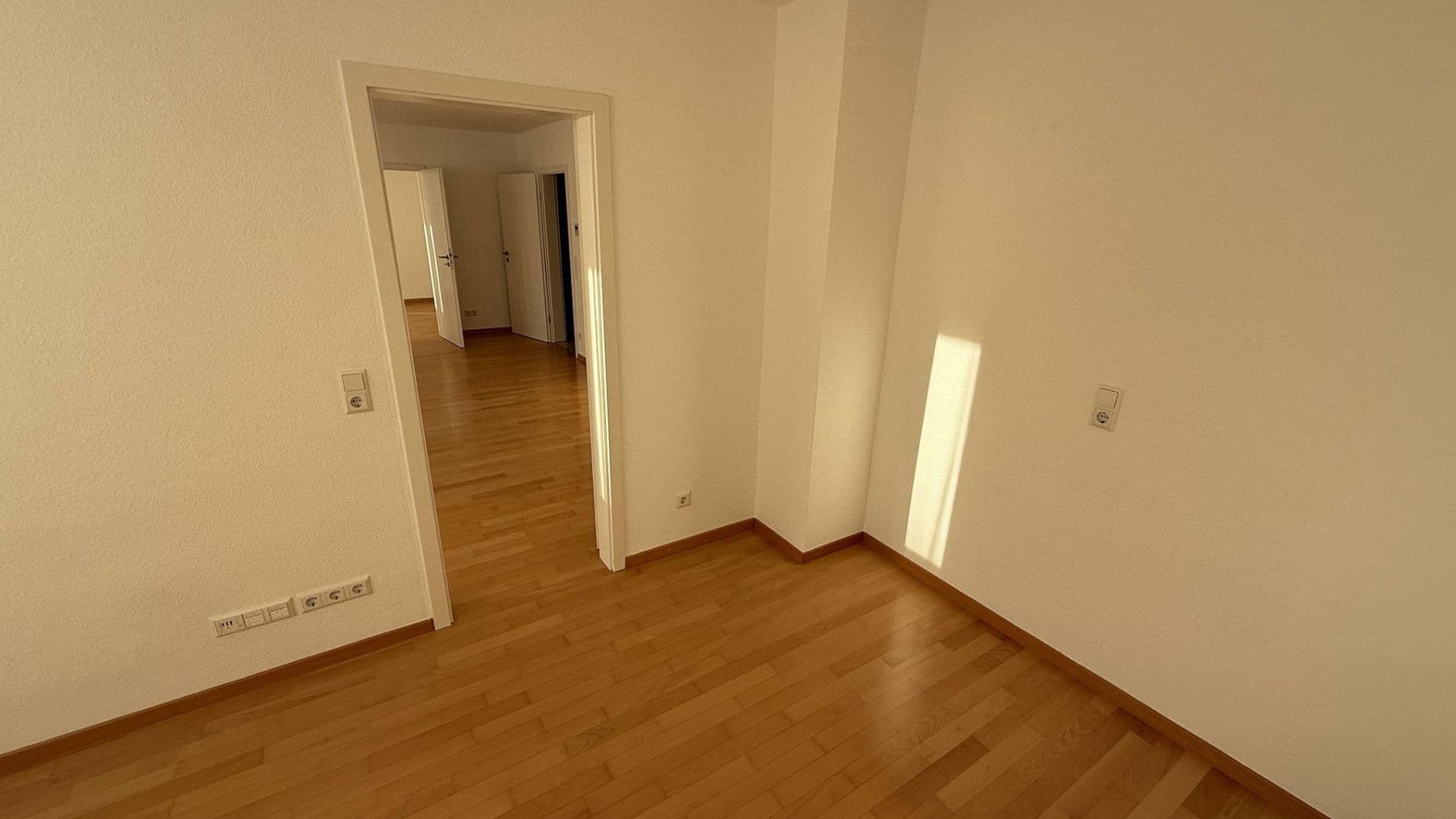 3 bedroom with open-plan kitchen flat to rent, 106 m², Stuttgart, Baden-Württemberg 3 bedroom with open-plan kitchen flat to rent, 106 m², Stuttgart, Baden-Württemberg