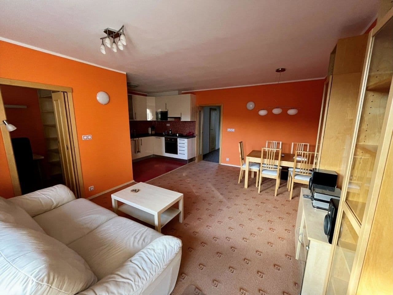 3 bedroom with open-plan kitchen flat to rent, 94 m², Hausmannova, Prague, Prague 3 bedroom with open-plan kitchen flat to rent, 94 m², Hausmannova, Prague, Prague