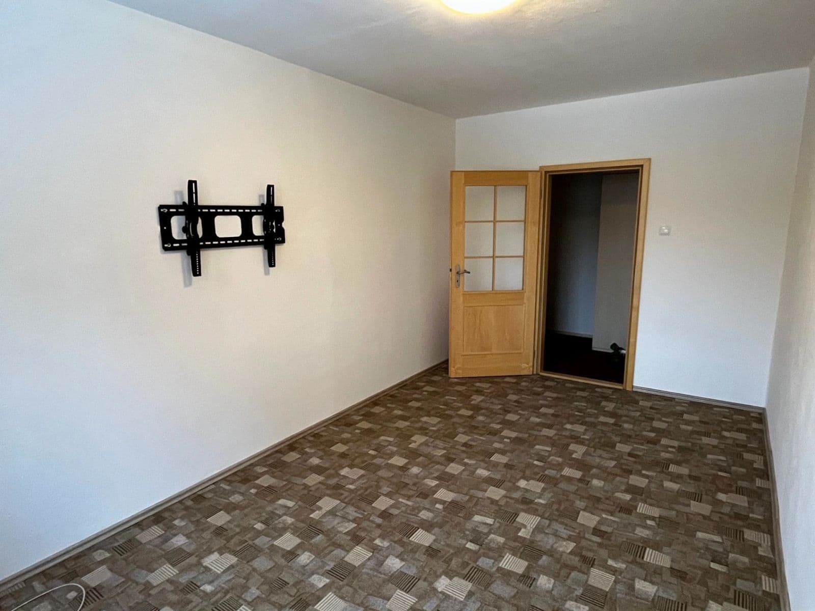 3 bedroom with open-plan kitchen flat to rent, 94 m², Hausmannova, Prague, Prague 3 bedroom with open-plan kitchen flat to rent, 94 m², Hausmannova, Prague, Prague