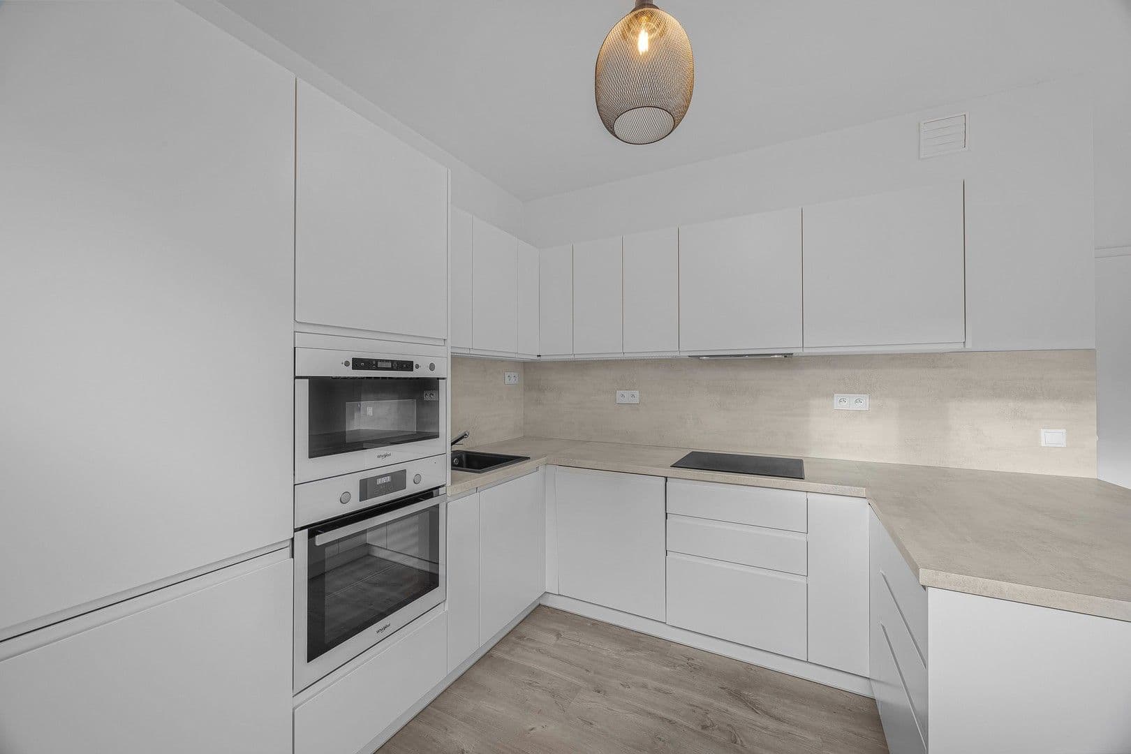 1 bedroom with open-plan kitchen flat to rent, 60 m², Na Komořsku, Prague, Prague 1 bedroom with open-plan kitchen flat to rent, 60 m², Na Komořsku, Prague, Prague