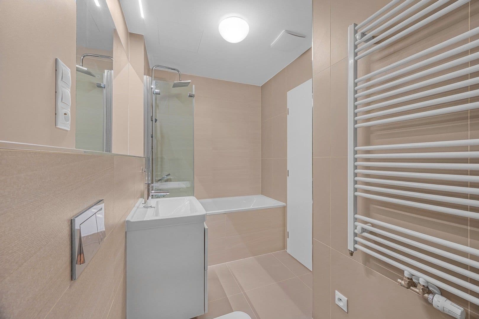 1 bedroom with open-plan kitchen flat to rent, 60 m², Na Komořsku, Prague, Prague 1 bedroom with open-plan kitchen flat to rent, 60 m², Na Komořsku, Prague, Prague