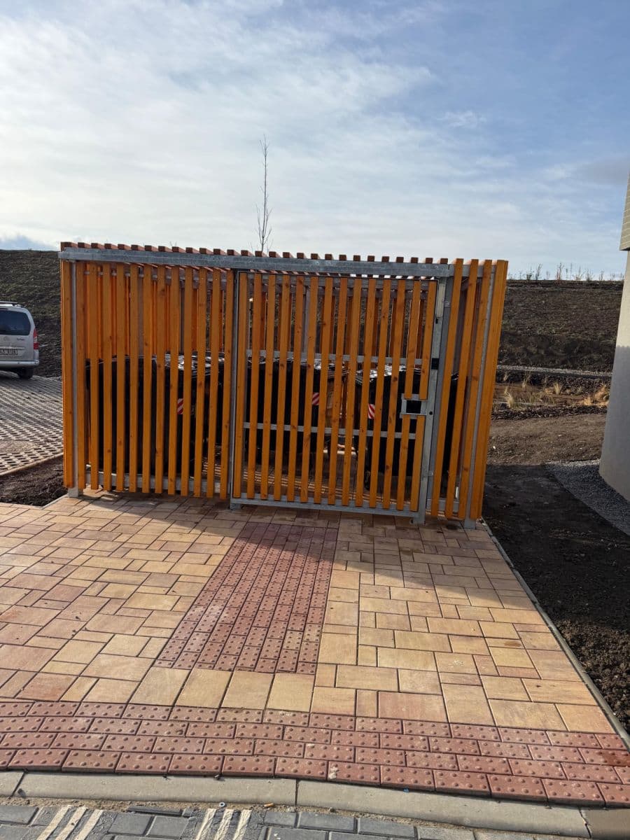 3 bedroom with open-plan kitchen flat to rent, 89 m², Stočesova, Prague, Prague 3 bedroom with open-plan kitchen flat to rent, 89 m², Stočesova, Prague, Prague