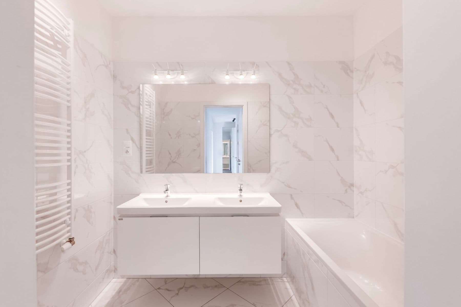 2 bedroom with open-plan kitchen flat to rent, 78 m², Toufarova, Prague, Prague 2 bedroom with open-plan kitchen flat to rent, 78 m², Toufarova, Prague, Prague