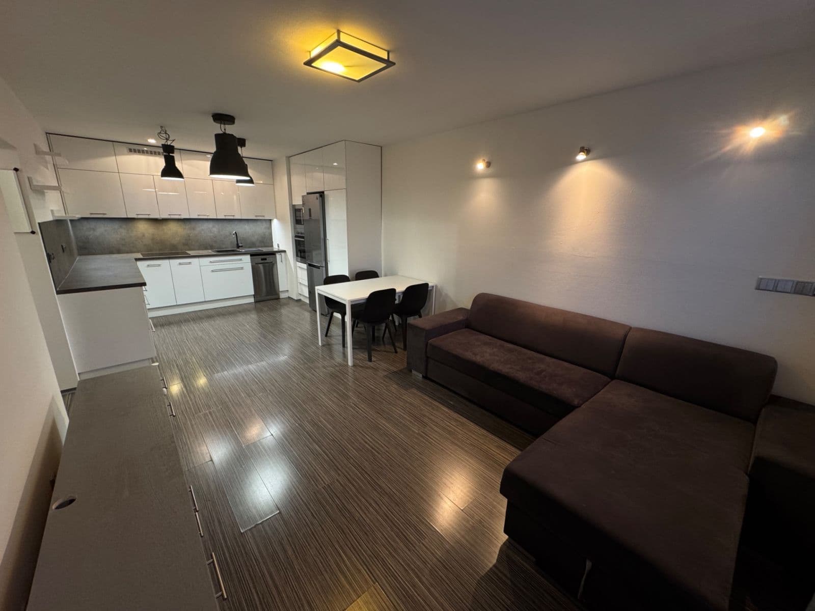 2 bedroom with open-plan kitchen flat to rent, 62 m², Vazovova, Prague, Prague 2 bedroom with open-plan kitchen flat to rent, 62 m², Vazovova, Prague, Prague