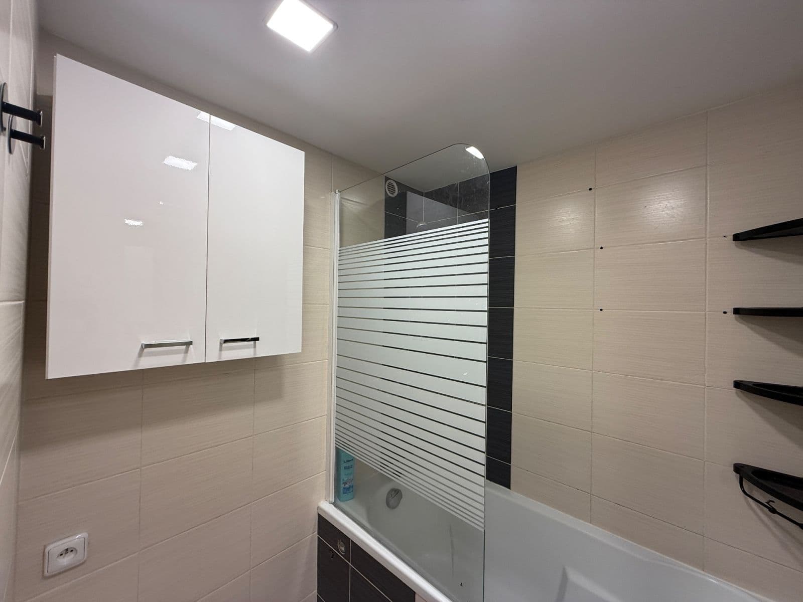 3 bedroom flat to rent, 70 m², Alejní, Teplice, Ústecký Region 3 bedroom flat to rent, 70 m², Alejní, Teplice, Ústecký Region