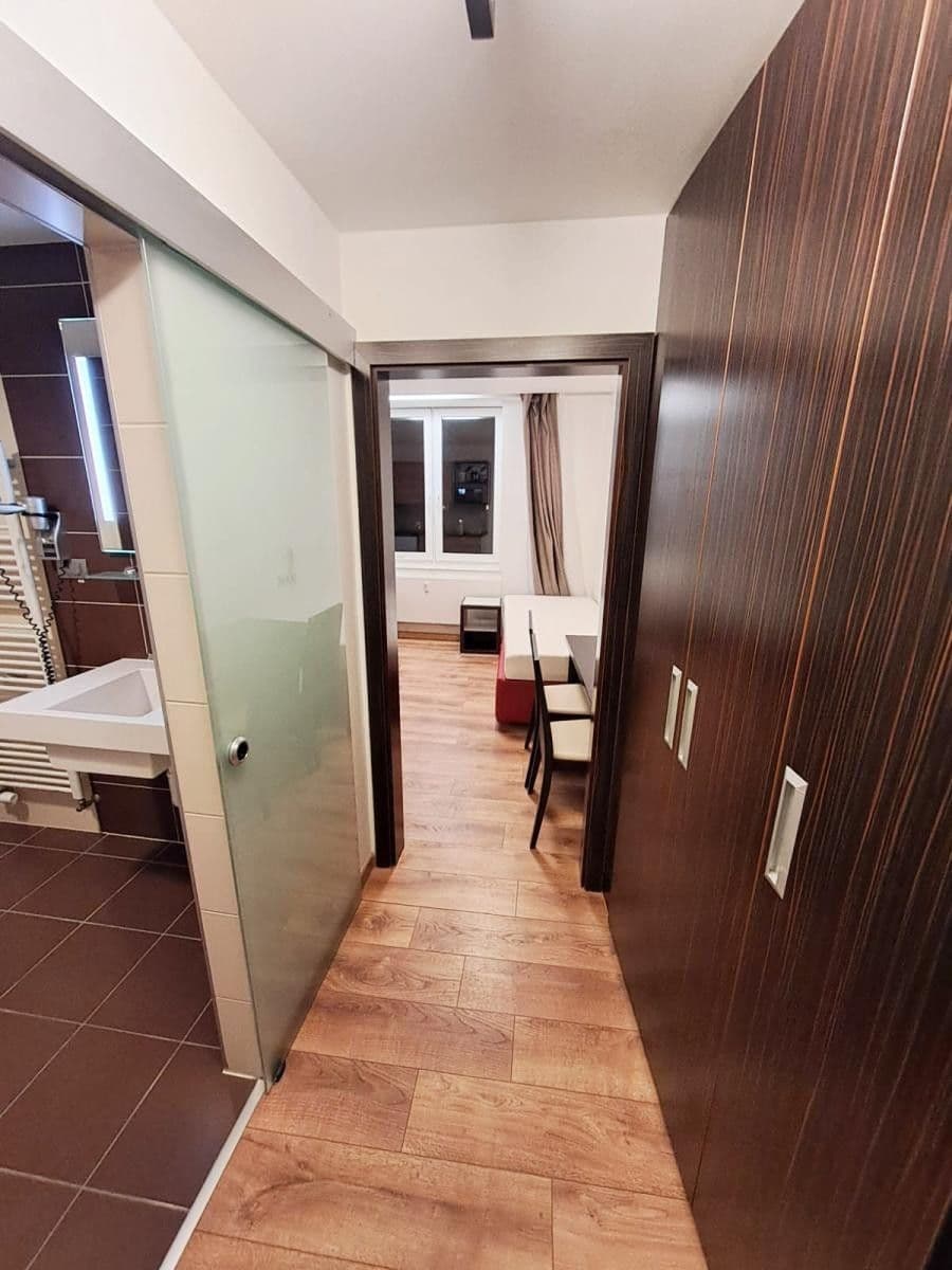 Studio flat to rent, 23 m², Suchdolské náměstí, Prague, Prague Studio flat to rent, 23 m², Suchdolské náměstí, Prague, Prague