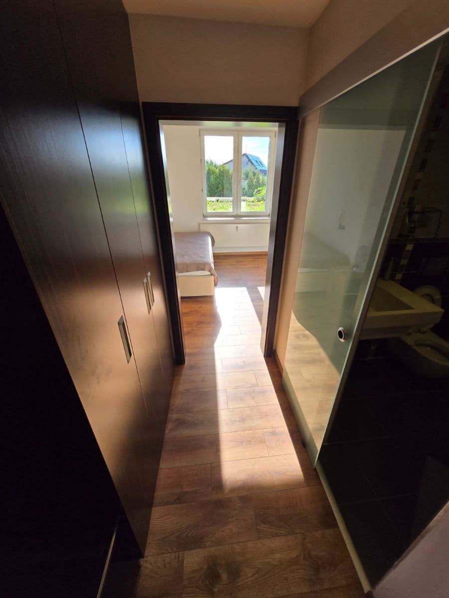 Studio flat to rent, 23 m², Suchdolské náměstí, Prague, Prague Studio flat to rent, 23 m², Suchdolské náměstí, Prague, Prague