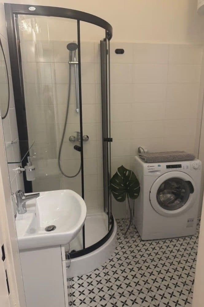 1 bedroom with open-plan kitchen flat to rent, 45 m², náměstí Dr. Václava Holého, Prague, Prague 1 bedroom with open-plan kitchen flat to rent, 45 m², náměstí Dr. Václava Holého, Prague, Prague