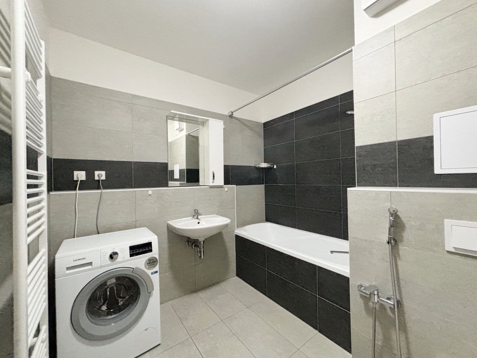 1 bedroom with open-plan kitchen flat to rent, 55 m², Jaroslava Holečka, Kladno, Středočeský Region 1 bedroom with open-plan kitchen flat to rent, 55 m², Jaroslava Holečka, Kladno, Středočeský Region