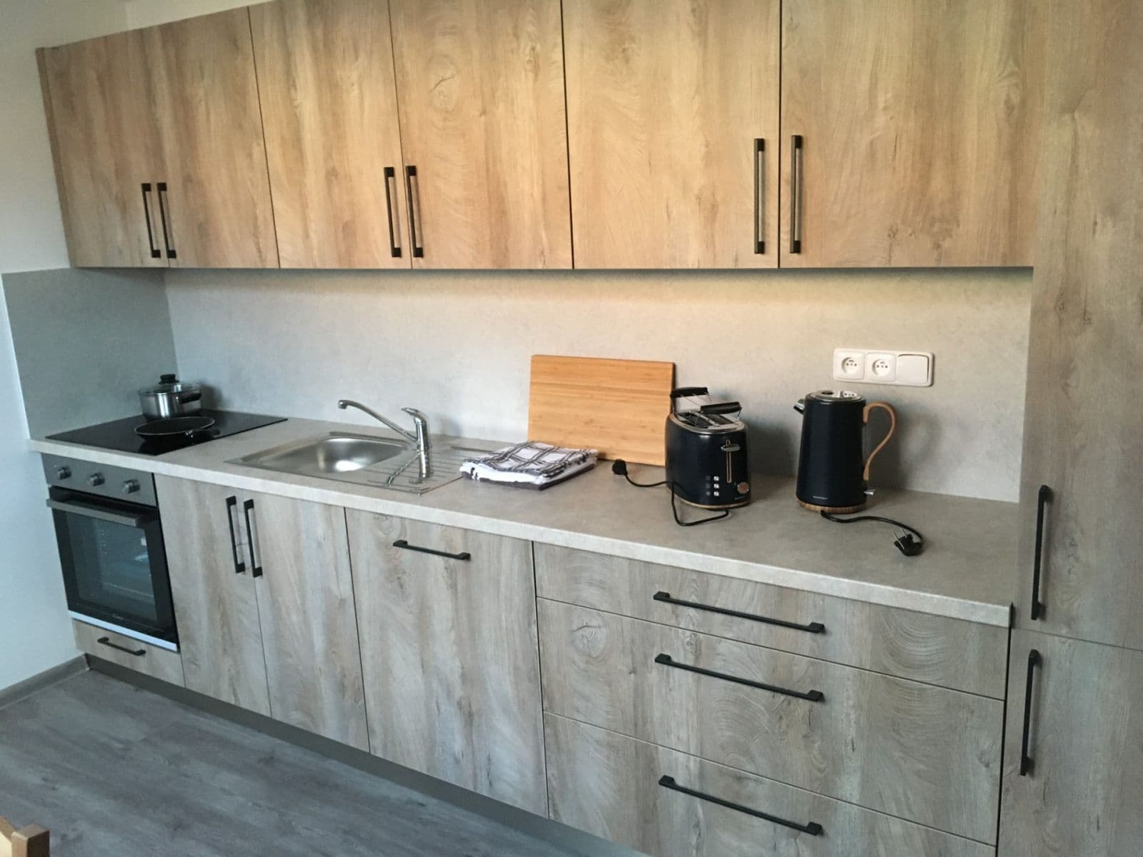 2 bedroom with open-plan kitchen flat to rent, 99 m², Mírová, Brno, Jihomoravský Region 2 bedroom with open-plan kitchen flat to rent, 99 m², Mírová, Brno, Jihomoravský Region