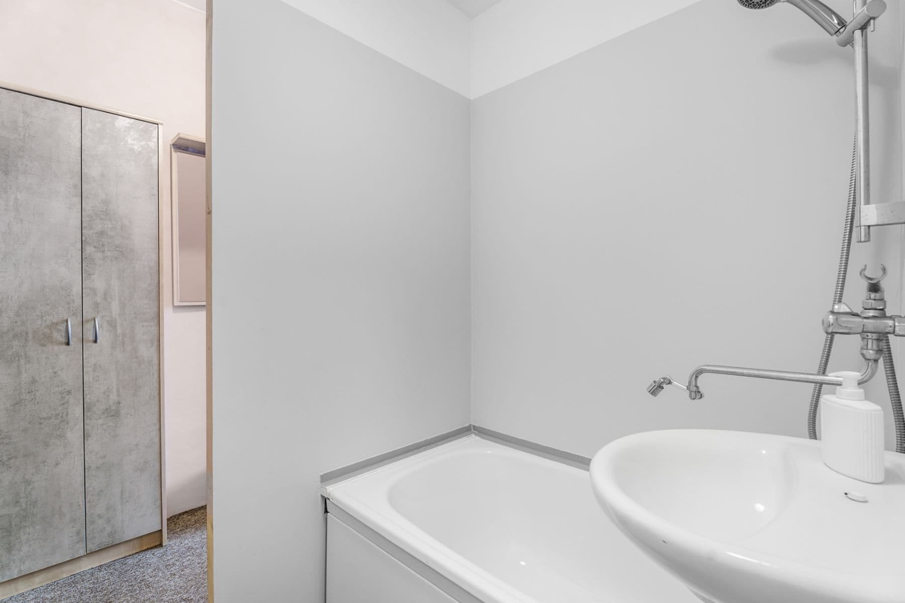 1 bedroom with open-plan kitchen flat to rent, 36 m², Písečná, Chomutov, Ústecký Region 1 bedroom with open-plan kitchen flat to rent, 36 m², Písečná, Chomutov, Ústecký Region