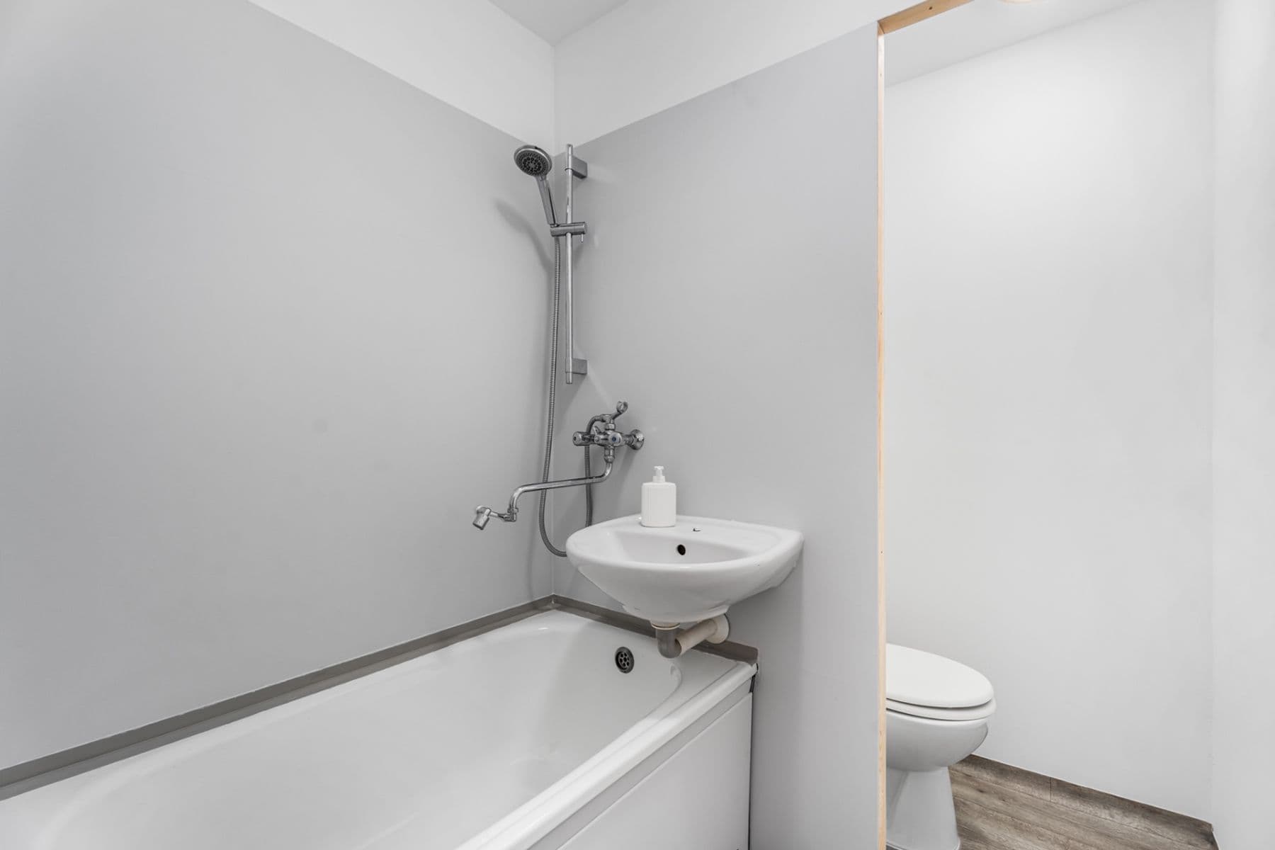 1 bedroom with open-plan kitchen flat to rent, 36 m², Písečná, Chomutov, Ústecký Region 1 bedroom with open-plan kitchen flat to rent, 36 m², Písečná, Chomutov, Ústecký Region