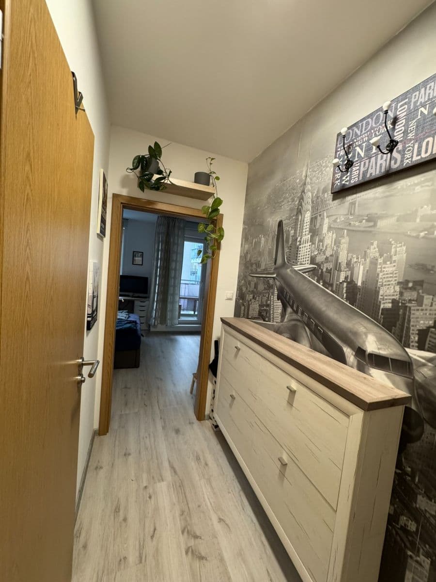 Studio flat to rent, 31 m², V Honech, Klecany, Středočeský Region Studio flat to rent, 31 m², V Honech, Klecany, Středočeský Region