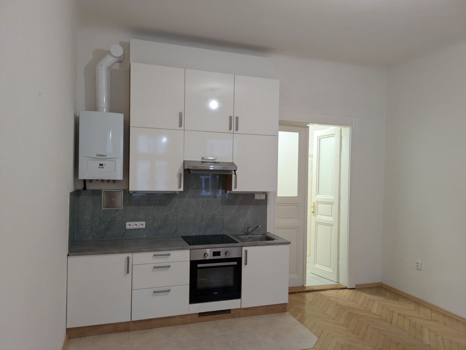 1 bedroom with open-plan kitchen flat to rent, 38 m², Táboritská, Prague, Prague 1 bedroom with open-plan kitchen flat to rent, 38 m², Táboritská, Prague, Prague