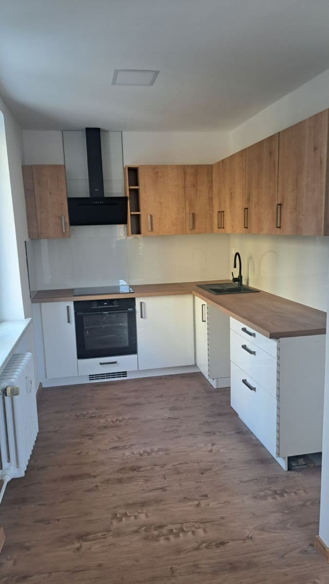 1 bedroom with open-plan kitchen flat to rent, 56 m², Na Kopci, Karviná, Moravskoslezský Region 1 bedroom with open-plan kitchen flat to rent, 56 m², Na Kopci, Karviná, Moravskoslezský Region