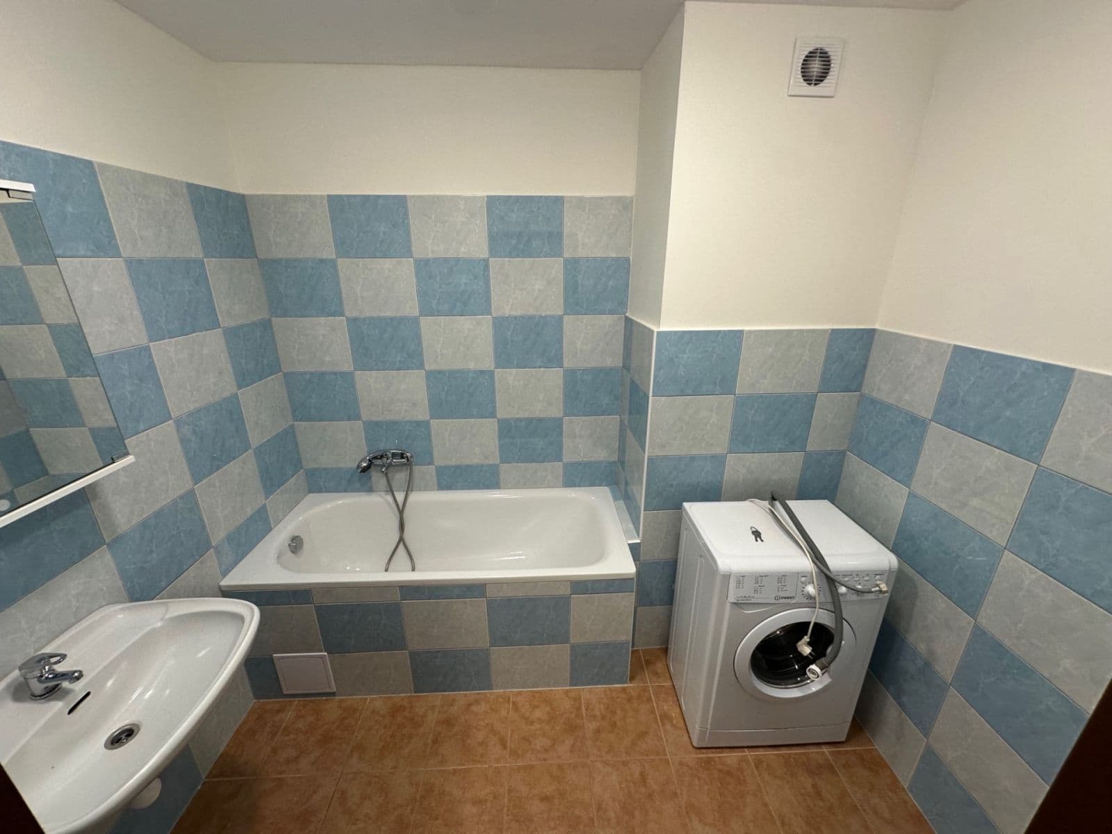 2 bedroom with open-plan kitchen flat to rent, 68 m², Křejpského, Prague, Prague 2 bedroom with open-plan kitchen flat to rent, 68 m², Křejpského, Prague, Prague