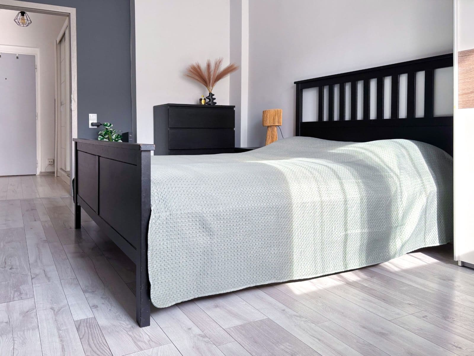 1 bedroom with open-plan kitchen flat to rent, 44 m², Amurská, Prague, Prague 1 bedroom with open-plan kitchen flat to rent, 44 m², Amurská, Prague, Prague