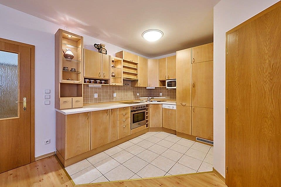 1 bedroom with open-plan kitchen flat to rent, 50 m², Paříkova, Prague, Prague 1 bedroom with open-plan kitchen flat to rent, 50 m², Paříkova, Prague, Prague