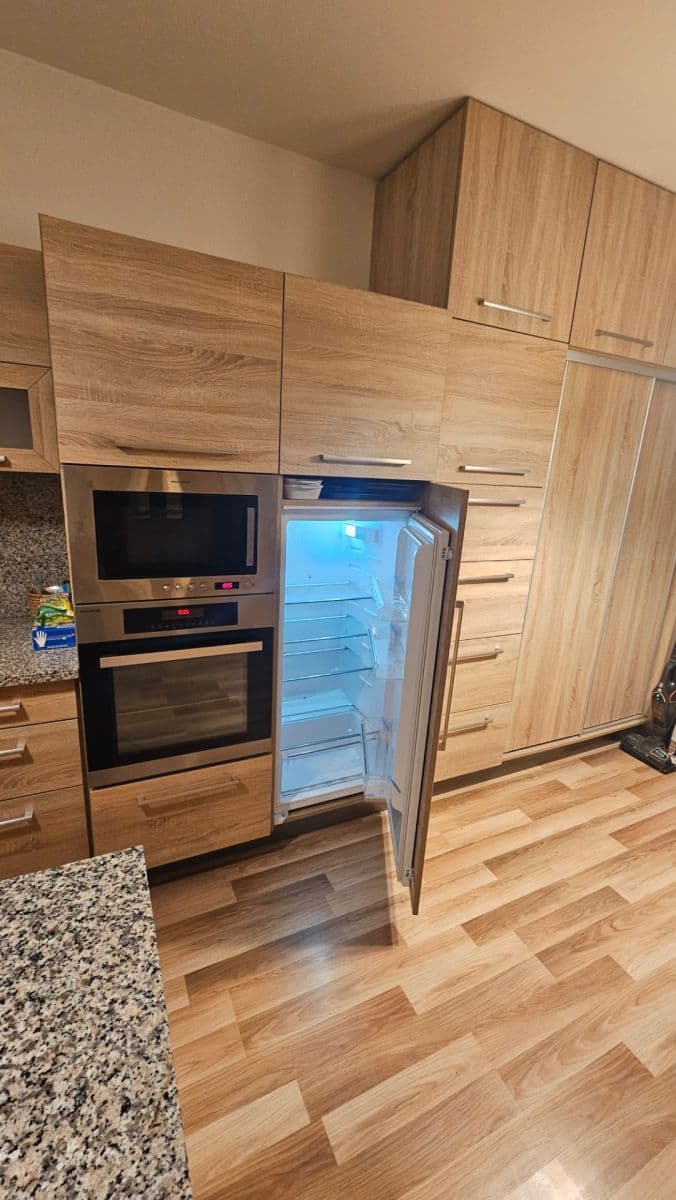 2 bedroom with open-plan kitchen flat to rent, 66 m², Jindřicha Bubeníčka, Prague, Prague 2 bedroom with open-plan kitchen flat to rent, 66 m², Jindřicha Bubeníčka, Prague, Prague