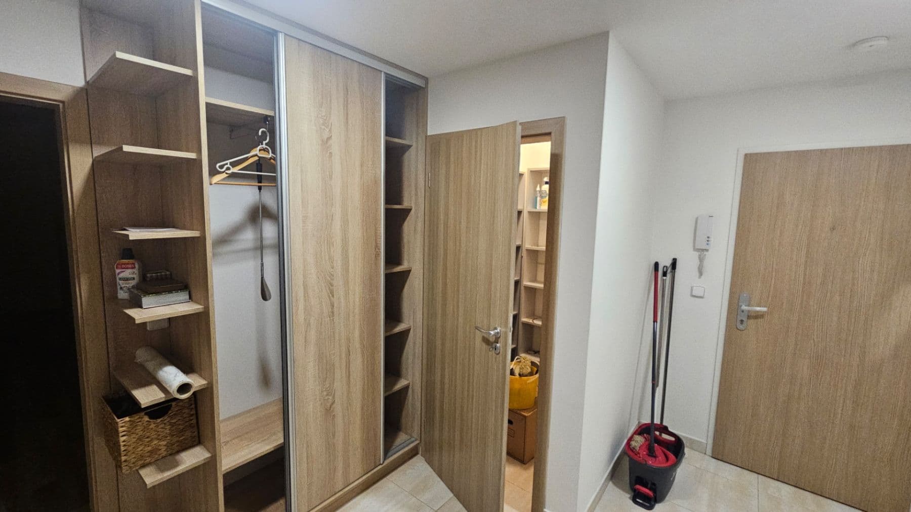 2 bedroom with open-plan kitchen flat to rent, 66 m², Jindřicha Bubeníčka, Prague, Prague 2 bedroom with open-plan kitchen flat to rent, 66 m², Jindřicha Bubeníčka, Prague, Prague