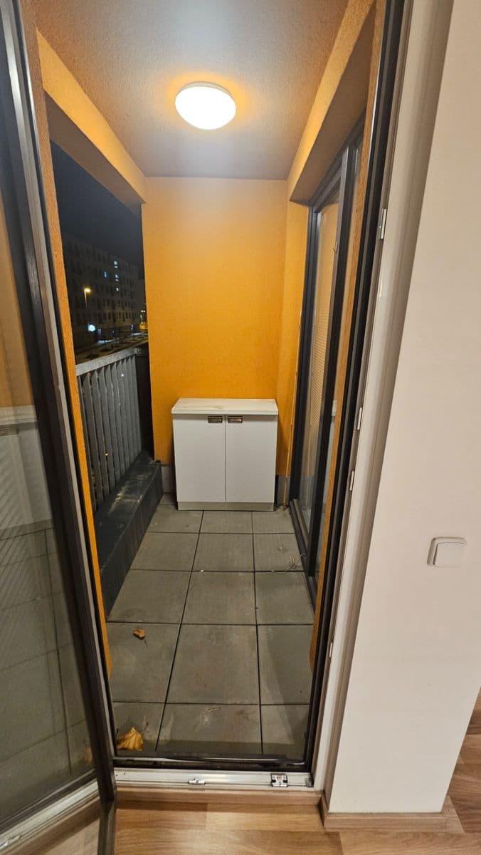 2 bedroom with open-plan kitchen flat to rent, 66 m², Jindřicha Bubeníčka, Prague, Prague 2 bedroom with open-plan kitchen flat to rent, 66 m², Jindřicha Bubeníčka, Prague, Prague