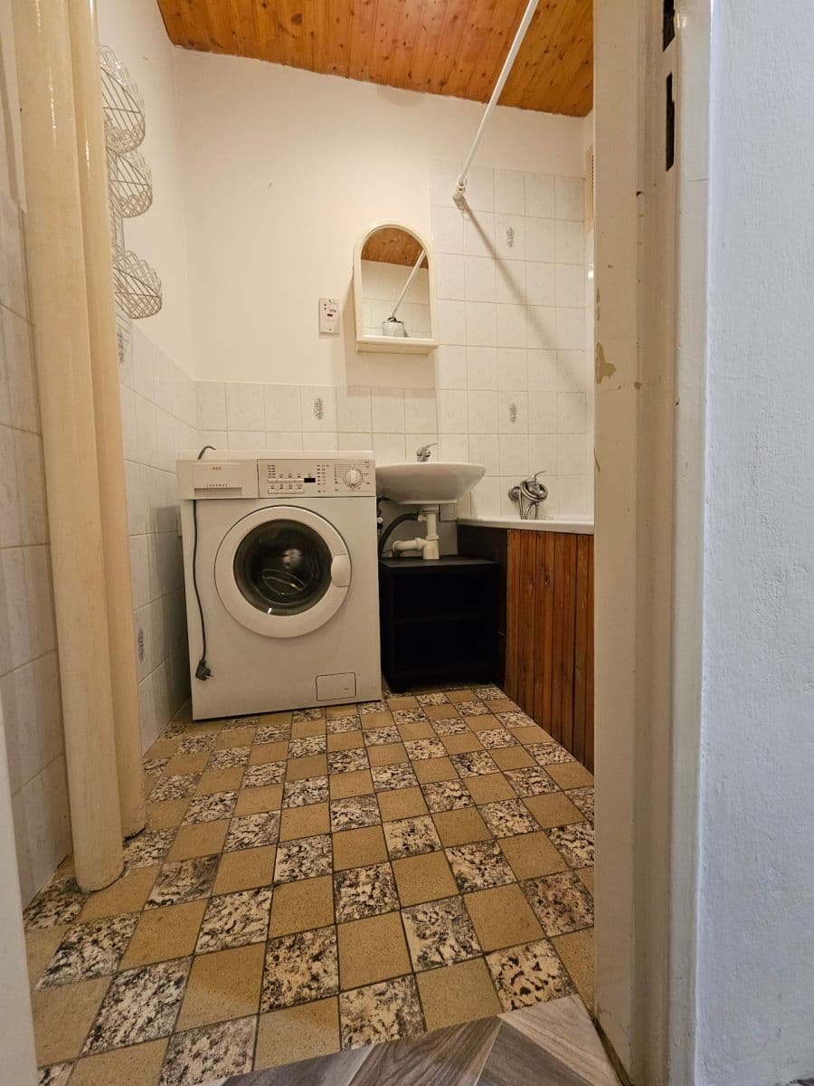 Studio flat for sale, 28 m², Jeremenkova, Prague, Prague Studio flat for sale, 28 m², Jeremenkova, Prague, Prague