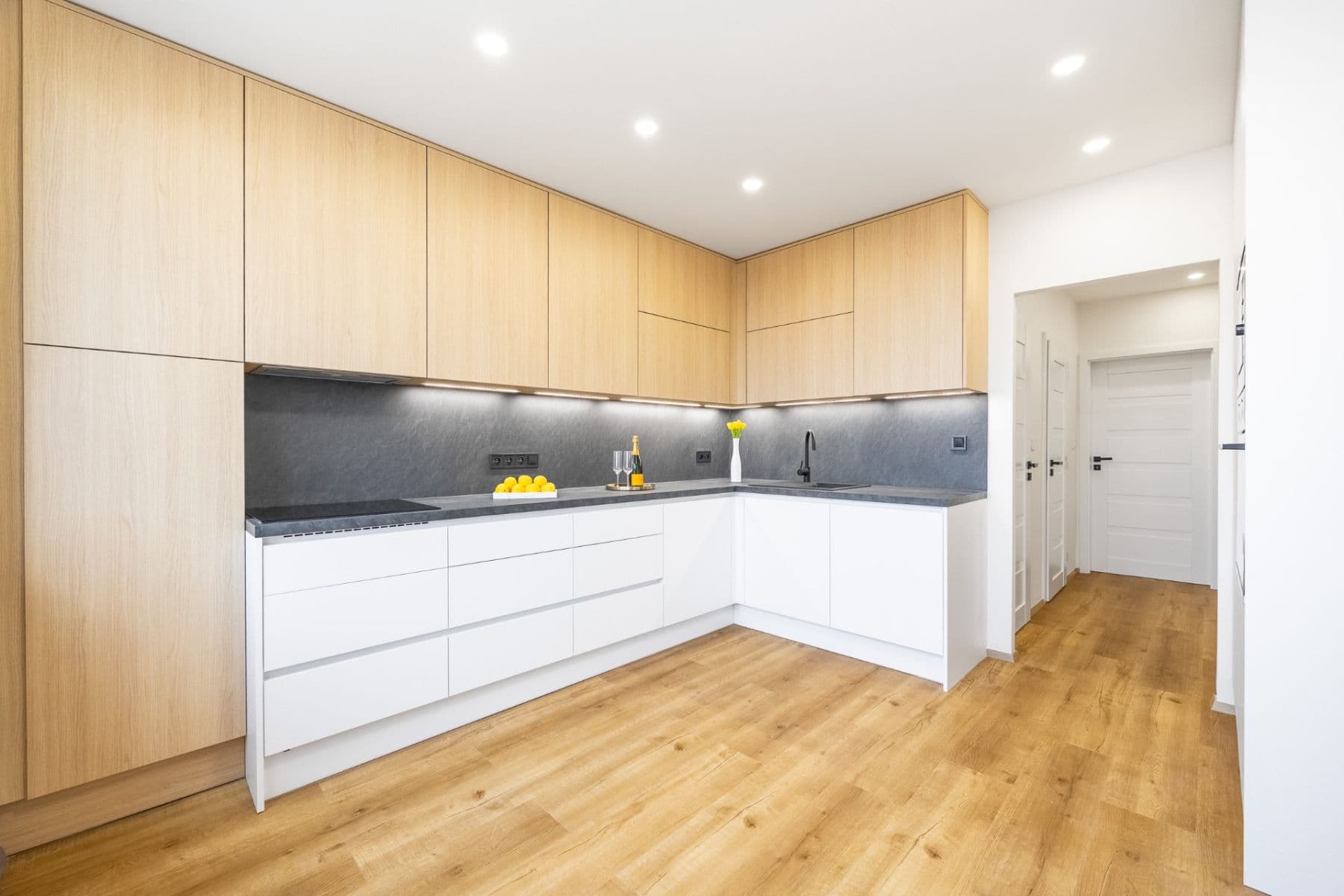 3 bedroom flat for sale, 79 m², Vybíralova, Prague, Prague 3 bedroom flat for sale, 79 m², Vybíralova, Prague, Prague