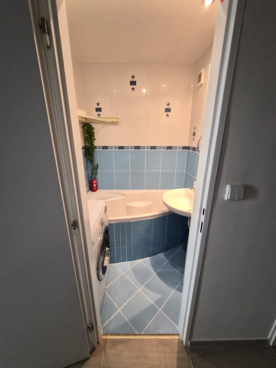 3 bedroom flat to rent, 67 m², Červeného kříže, Česká Lípa, Liberecký Region 3 bedroom flat to rent, 67 m², Červeného kříže, Česká Lípa, Liberecký Region