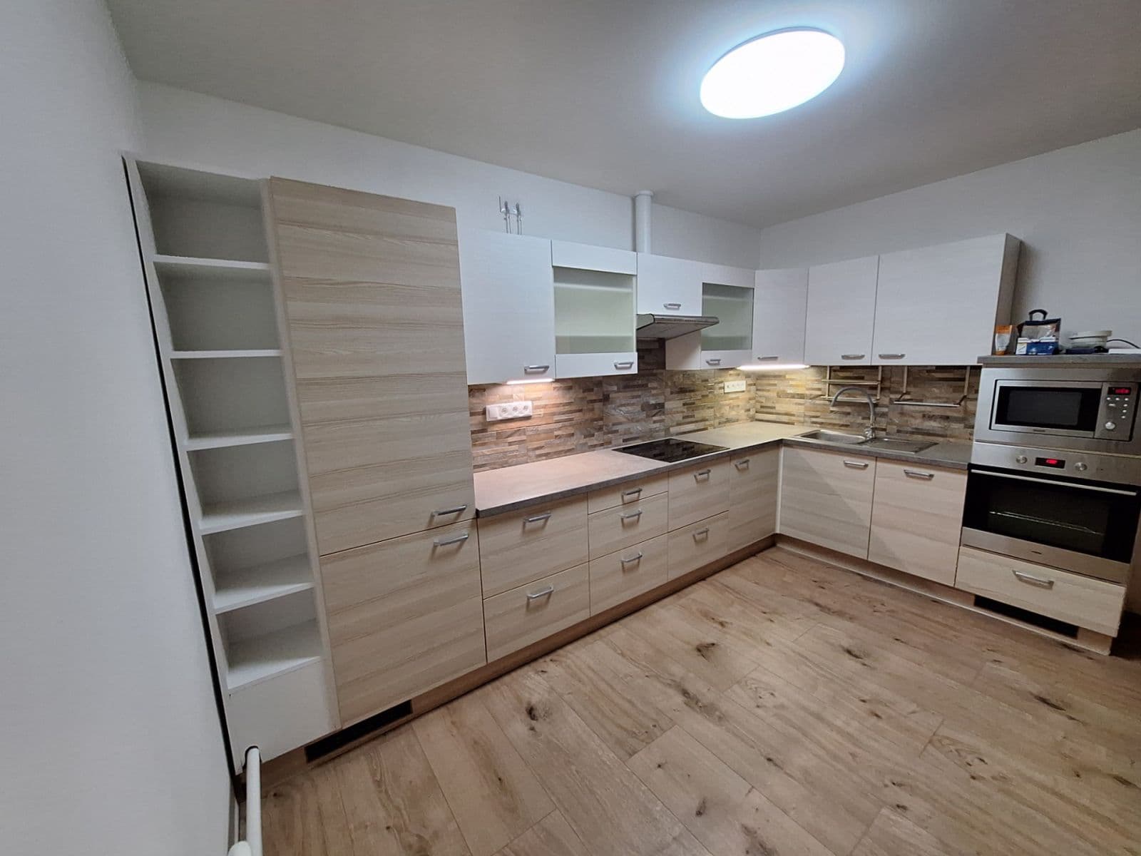 1 bedroom with open-plan kitchen flat to rent, 48 m², Pardubická, Prague, Prague 1 bedroom with open-plan kitchen flat to rent, 48 m², Pardubická, Prague, Prague