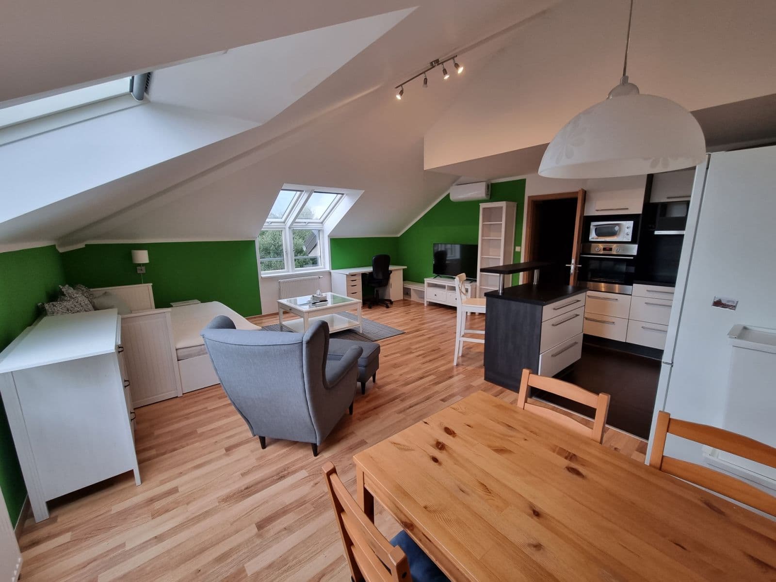 1 bedroom with open-plan kitchen flat to rent, 70 m², Nad Statkem, Prague, Prague 1 bedroom with open-plan kitchen flat to rent, 70 m², Nad Statkem, Prague, Prague