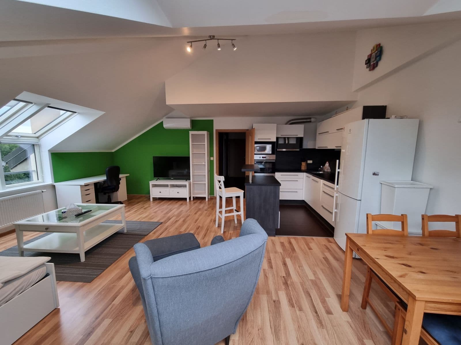 1 bedroom with open-plan kitchen flat to rent, 70 m², Nad Statkem, Prague, Prague 1 bedroom with open-plan kitchen flat to rent, 70 m², Nad Statkem, Prague, Prague