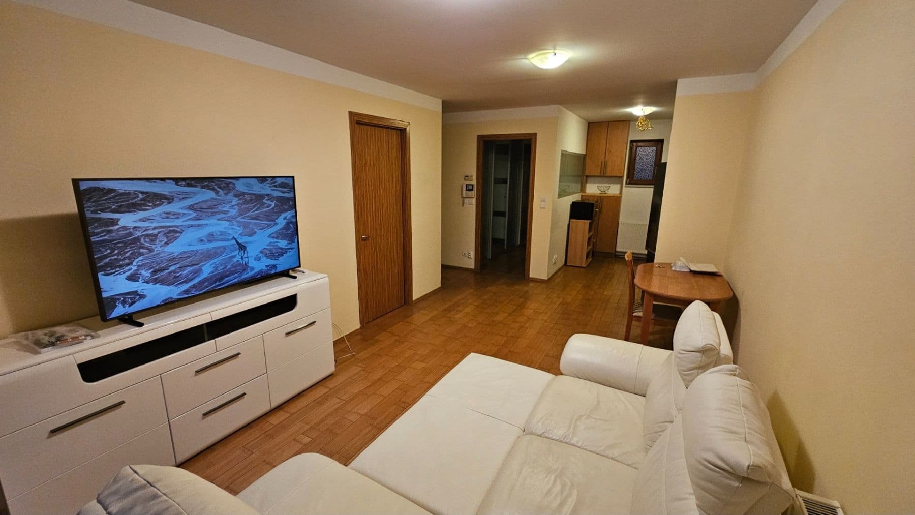 1 bedroom with open-plan kitchen flat to rent, 47 m², V Lázních, Jesenice, Středočeský Region 1 bedroom with open-plan kitchen flat to rent, 47 m², V Lázních, Jesenice, Středočeský Region