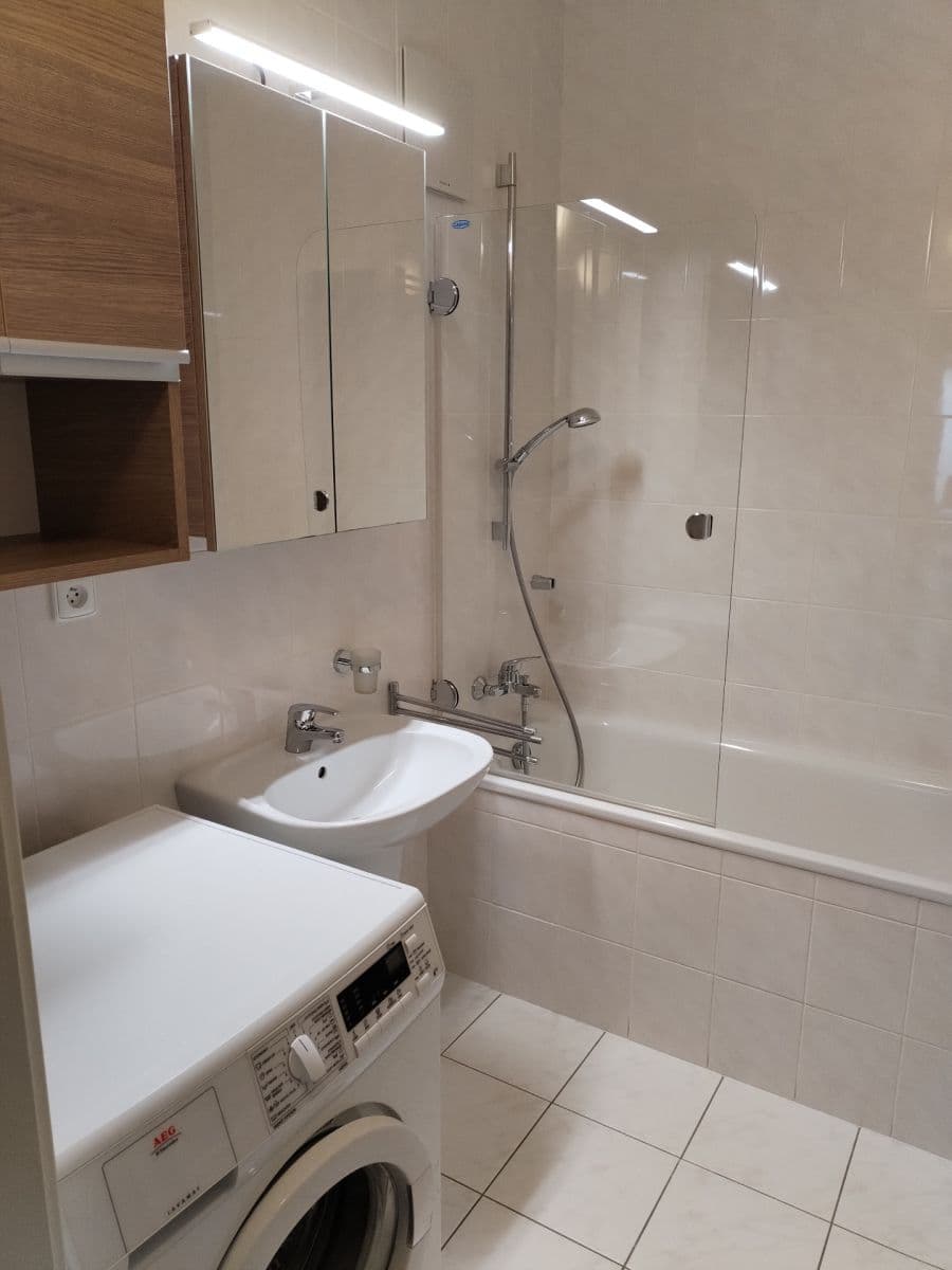 3 bedroom flat to rent, 90 m², Hyacintová, Prague, Prague 3 bedroom flat to rent, 90 m², Hyacintová, Prague, Prague