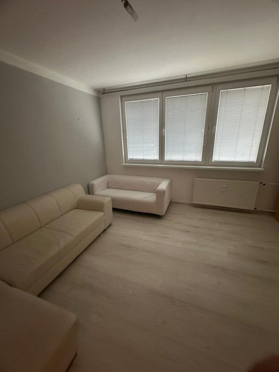 3 bedroom flat to rent, 70 m², Bohumíra Četyny, Ostrava, Moravskoslezský Region 3 bedroom flat to rent, 70 m², Bohumíra Četyny, Ostrava, Moravskoslezský Region