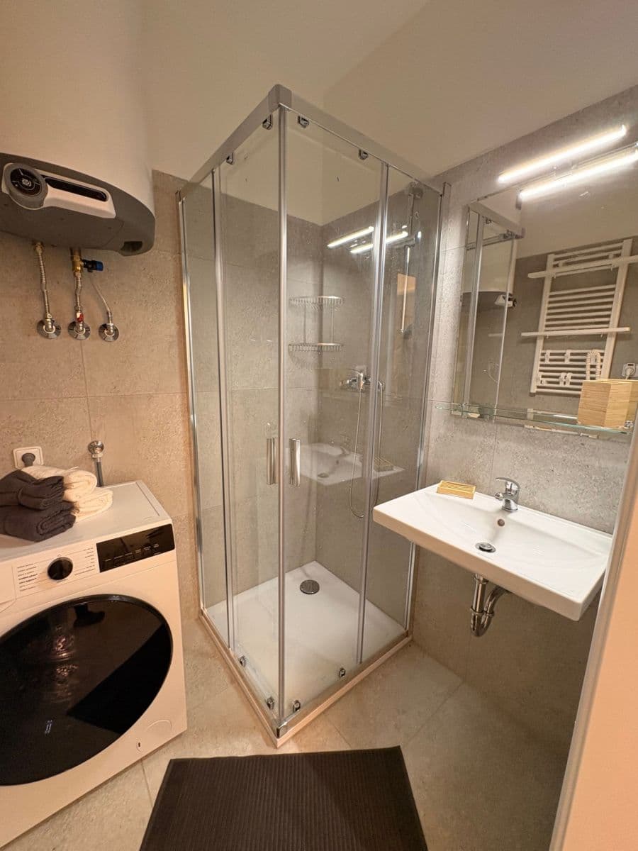 1 bedroom with open-plan kitchen flat to rent, 42 m², Kloboučnická, Prague, Prague 1 bedroom with open-plan kitchen flat to rent, 42 m², Kloboučnická, Prague, Prague