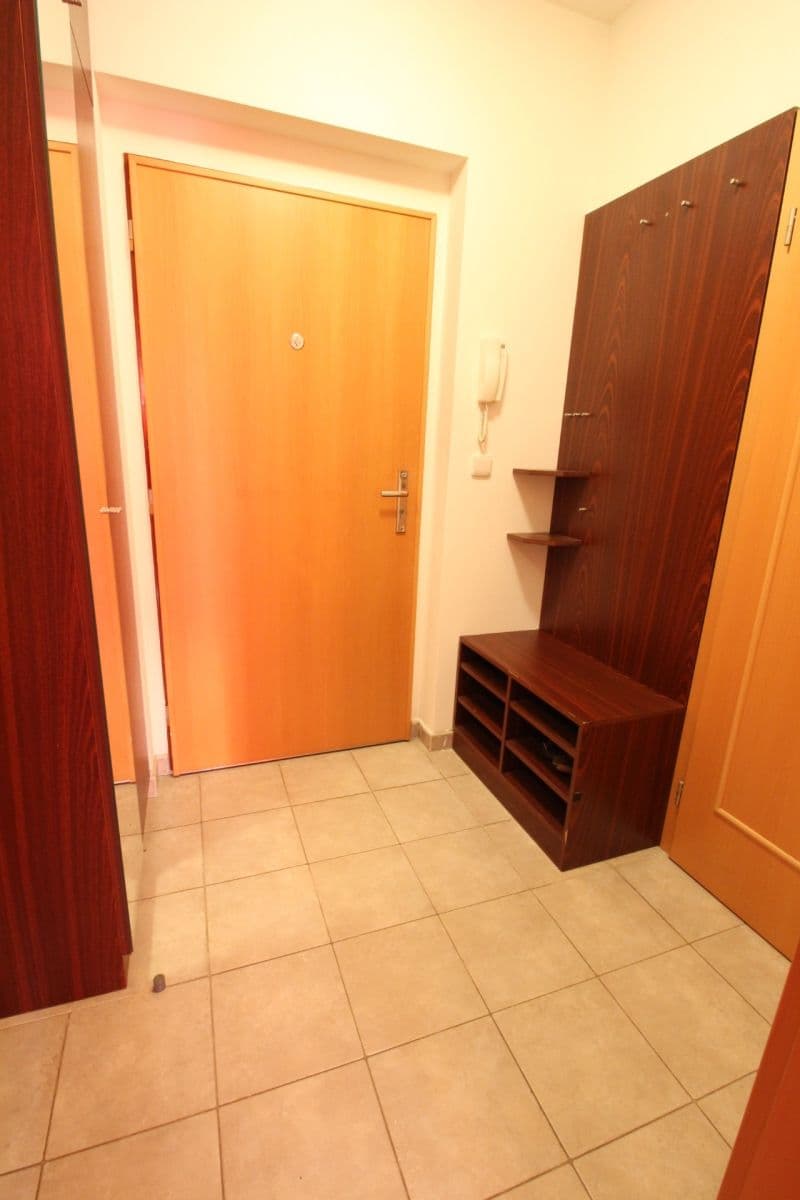 Studio flat to rent, 34 m², Mattioliho, Prague, Prague Studio flat to rent, 34 m², Mattioliho, Prague, Prague