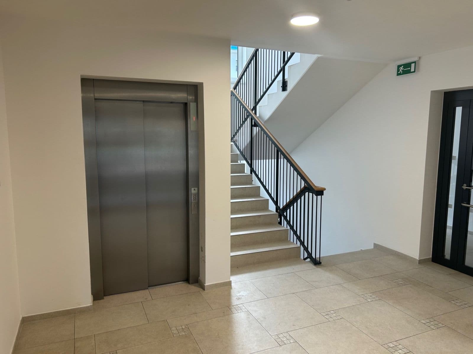 1 bedroom with open-plan kitchen flat to rent, 56 m², Benediktínská, Kladno, Středočeský Region 1 bedroom with open-plan kitchen flat to rent, 56 m², Benediktínská, Kladno, Středočeský Region