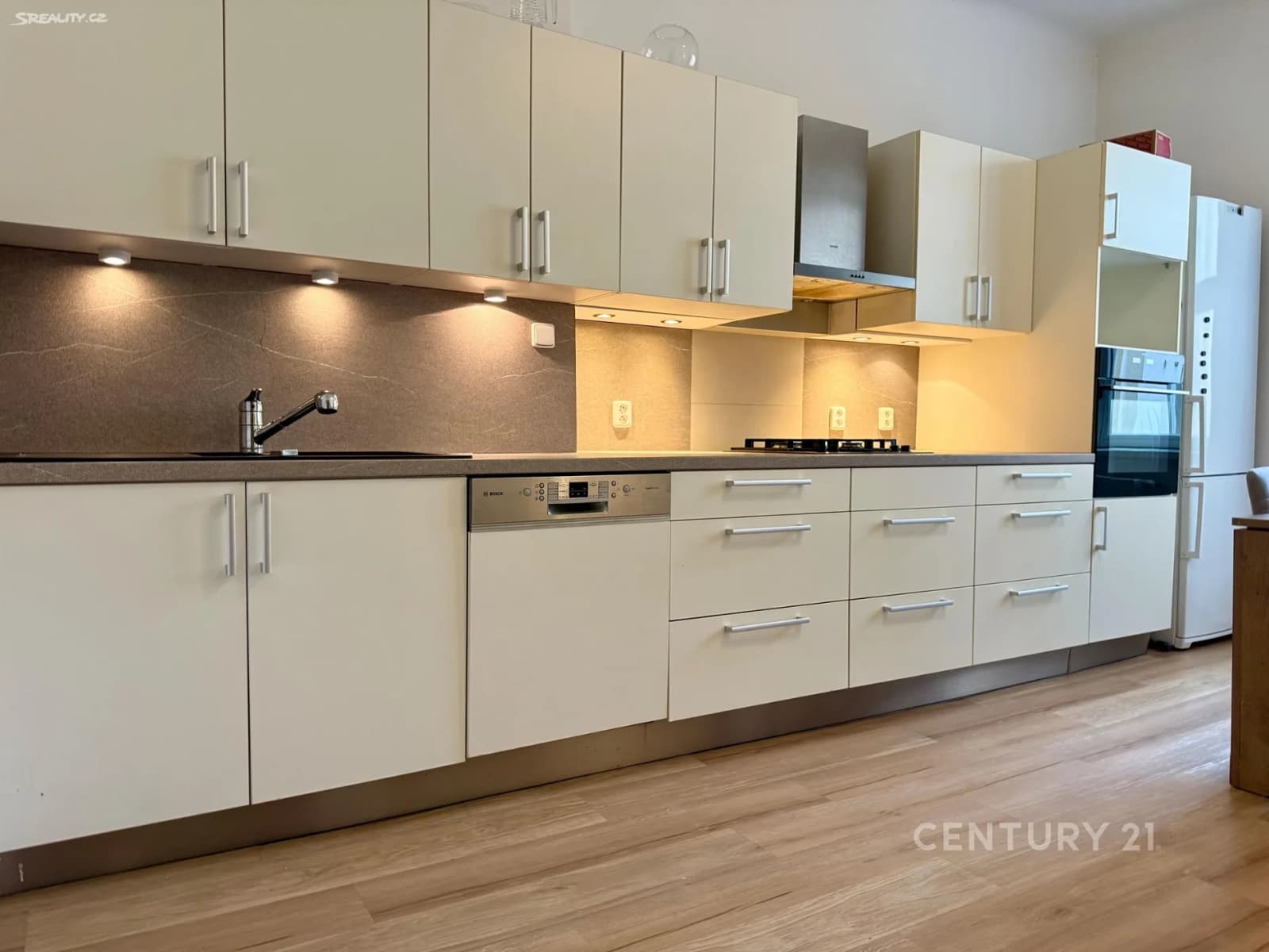 2 bedroom with open-plan kitchen flat to rent, 89 m², Radhošťská, Prague, Prague 2 bedroom with open-plan kitchen flat to rent, 89 m², Radhošťská, Prague, Prague