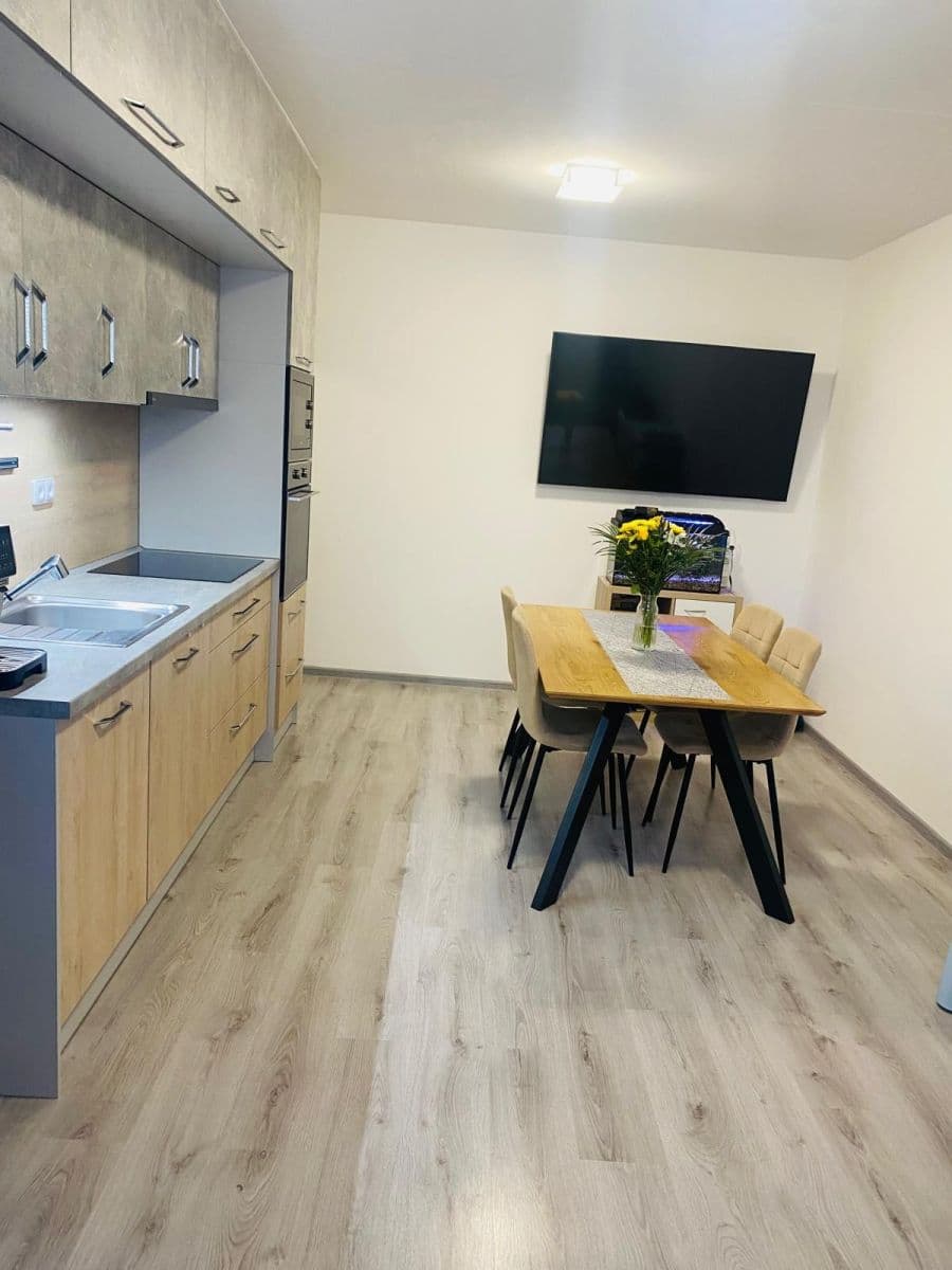 2 bedroom with open-plan kitchen flat for sale, 60 m², Průběžná, Milovice, Středočeský Region 2 bedroom with open-plan kitchen flat for sale, 60 m², Průběžná, Milovice, Středočeský Region