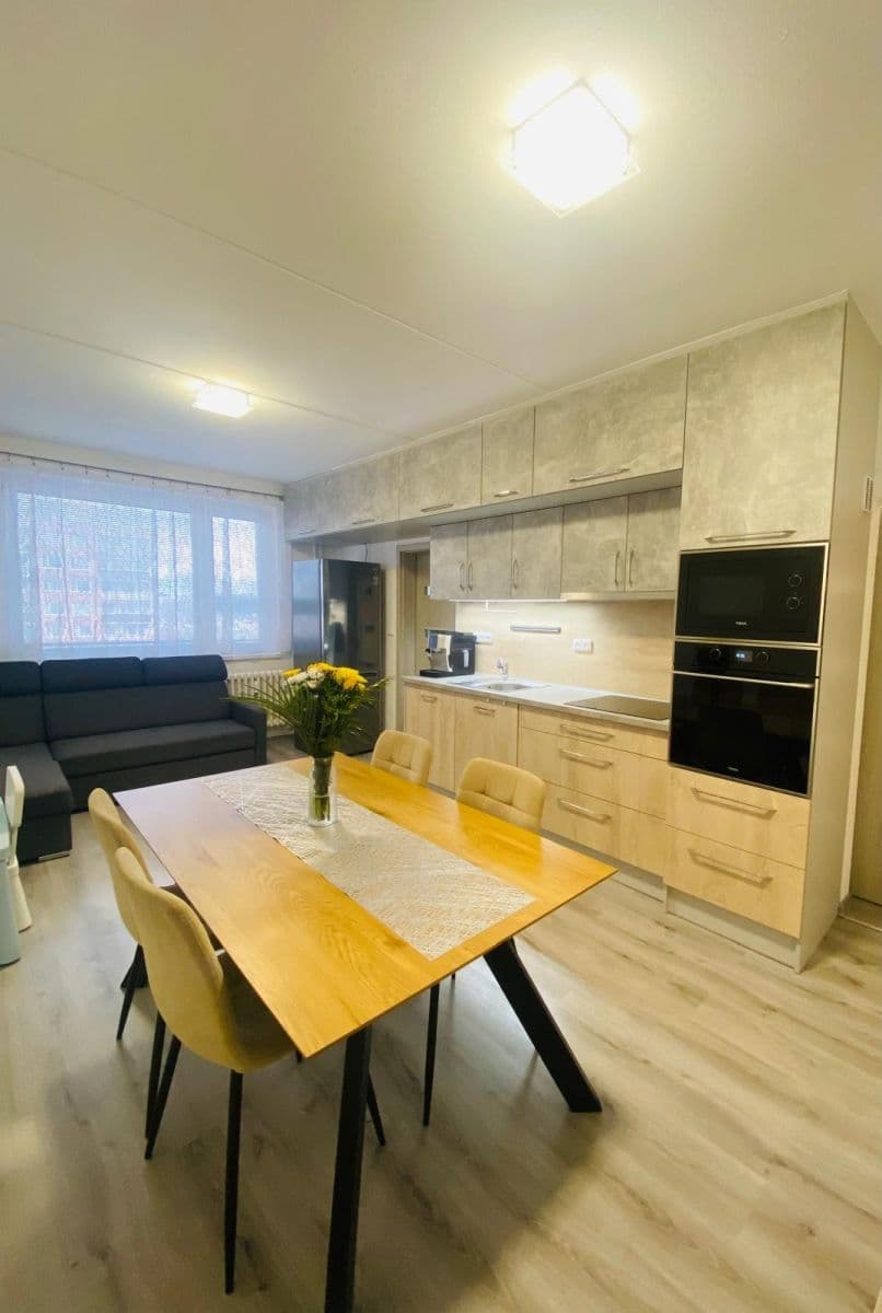 2 bedroom with open-plan kitchen flat for sale, 60 m², Průběžná, Milovice, Středočeský Region 2 bedroom with open-plan kitchen flat for sale, 60 m², Průběžná, Milovice, Středočeský Region