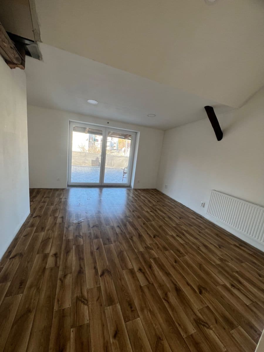 3 bedroom with open-plan kitchen flat to rent, 125 m², Na Bečvě, Lipník nad Bečvou, Olomoucký Region 3 bedroom with open-plan kitchen flat to rent, 125 m², Na Bečvě, Lipník nad Bečvou, Olomoucký Region