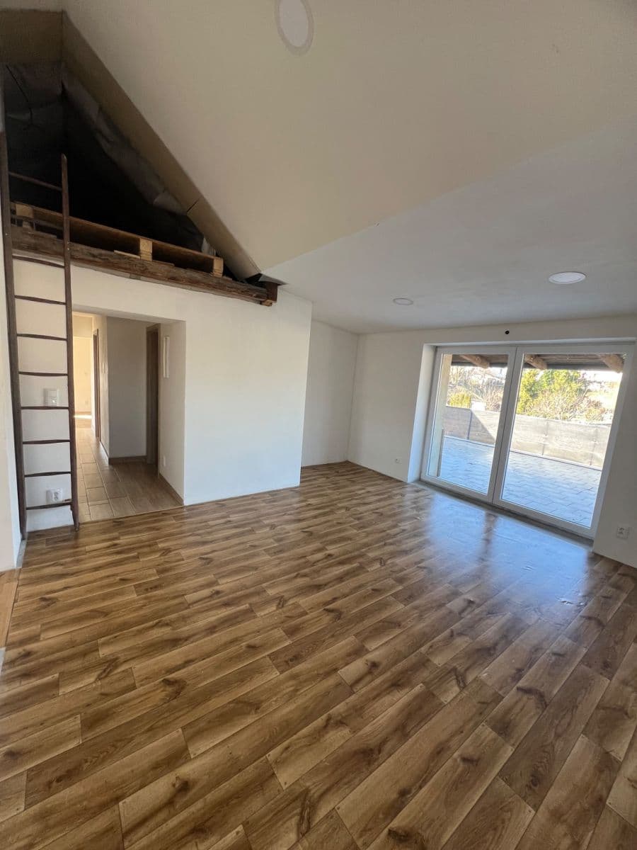 3 bedroom with open-plan kitchen flat to rent, 125 m², Na Bečvě, Lipník nad Bečvou, Olomoucký Region 3 bedroom with open-plan kitchen flat to rent, 125 m², Na Bečvě, Lipník nad Bečvou, Olomoucký Region