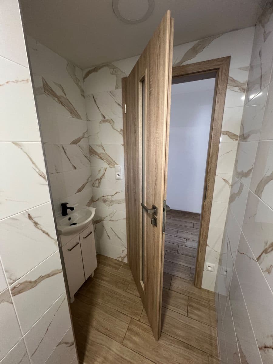 3 bedroom with open-plan kitchen flat to rent, 125 m², Na Bečvě, Lipník nad Bečvou, Olomoucký Region 3 bedroom with open-plan kitchen flat to rent, 125 m², Na Bečvě, Lipník nad Bečvou, Olomoucký Region