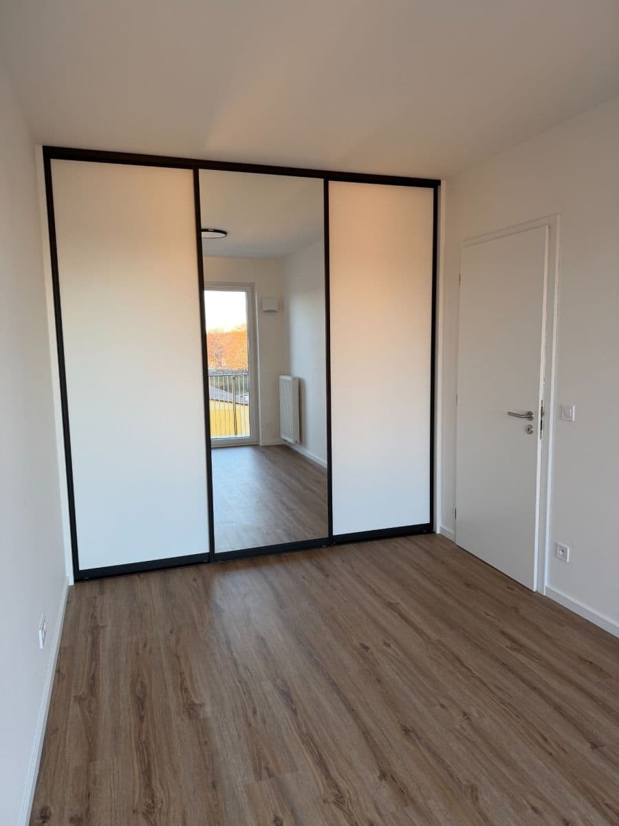 1 bedroom with open-plan kitchen flat to rent, 50 m², Ke křížku, Kladno, Středočeský Region 1 bedroom with open-plan kitchen flat to rent, 50 m², Ke křížku, Kladno, Středočeský Region