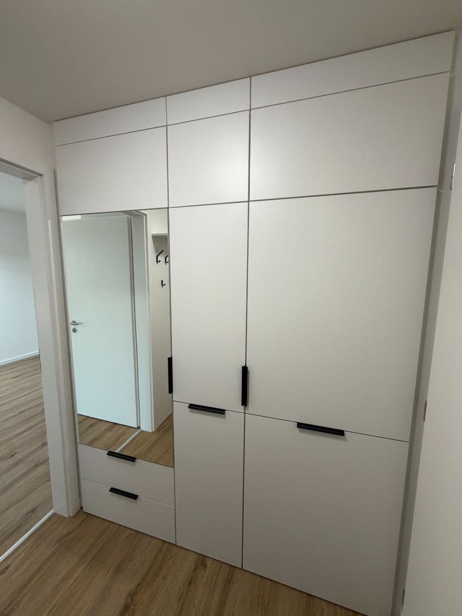 1 bedroom with open-plan kitchen flat to rent, 50 m², Ke křížku, Kladno, Středočeský Region 1 bedroom with open-plan kitchen flat to rent, 50 m², Ke křížku, Kladno, Středočeský Region