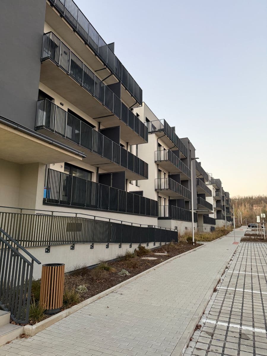 1 bedroom with open-plan kitchen flat to rent, 50 m², Ke křížku, Kladno, Středočeský Region 1 bedroom with open-plan kitchen flat to rent, 50 m², Ke křížku, Kladno, Středočeský Region