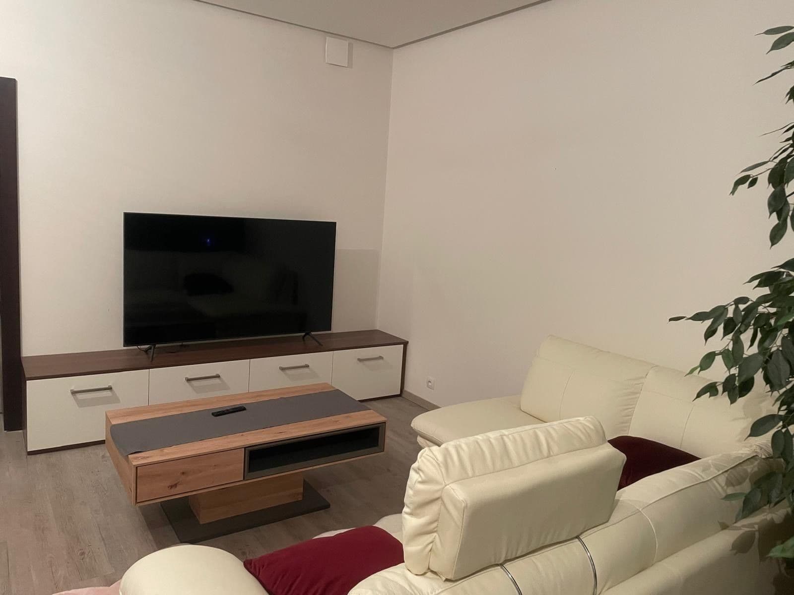 1 bedroom with open-plan kitchen flat to rent, 66 m², Nad Rybníkem, Únětice, Středočeský Region 1 bedroom with open-plan kitchen flat to rent, 66 m², Nad Rybníkem, Únětice, Středočeský Region