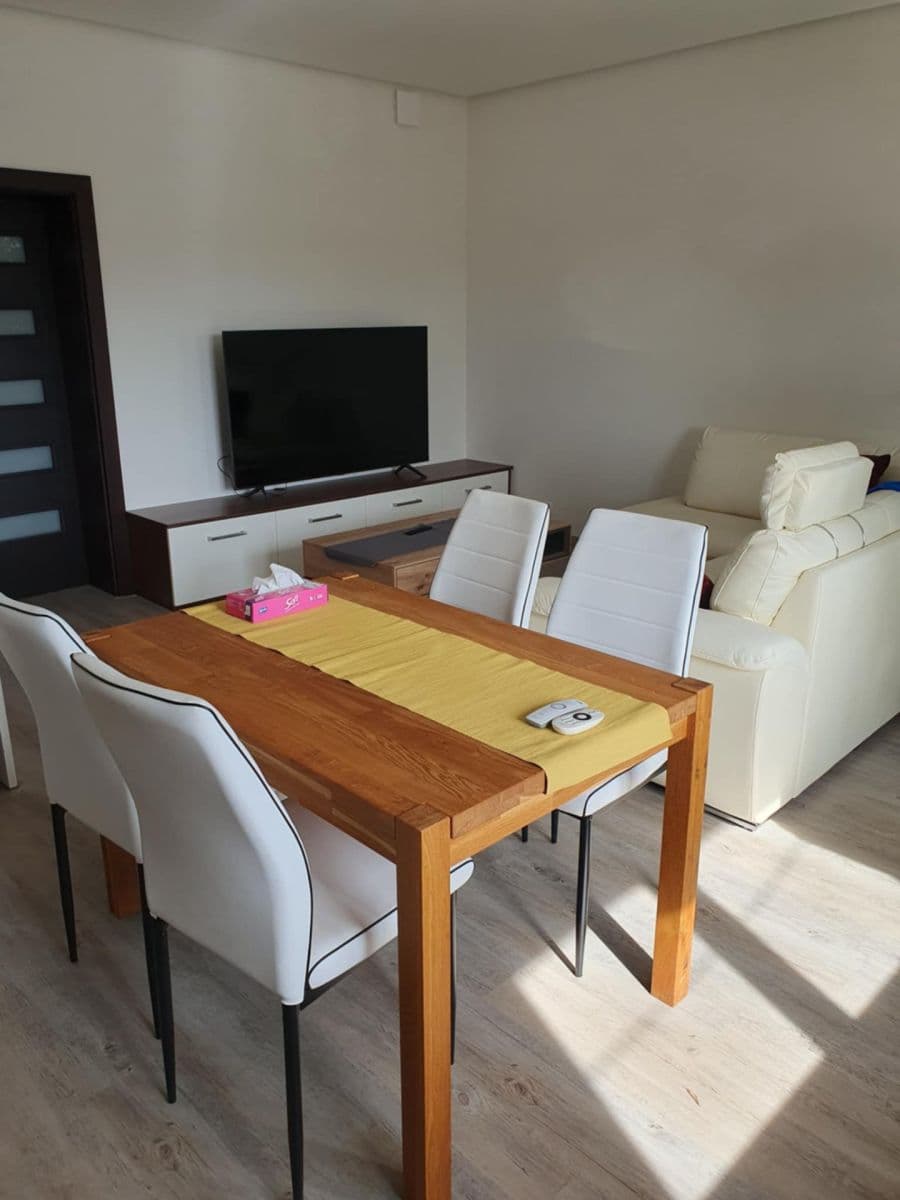 1 bedroom with open-plan kitchen flat to rent, 66 m², Nad Rybníkem, Únětice, Středočeský Region 1 bedroom with open-plan kitchen flat to rent, 66 m², Nad Rybníkem, Únětice, Středočeský Region