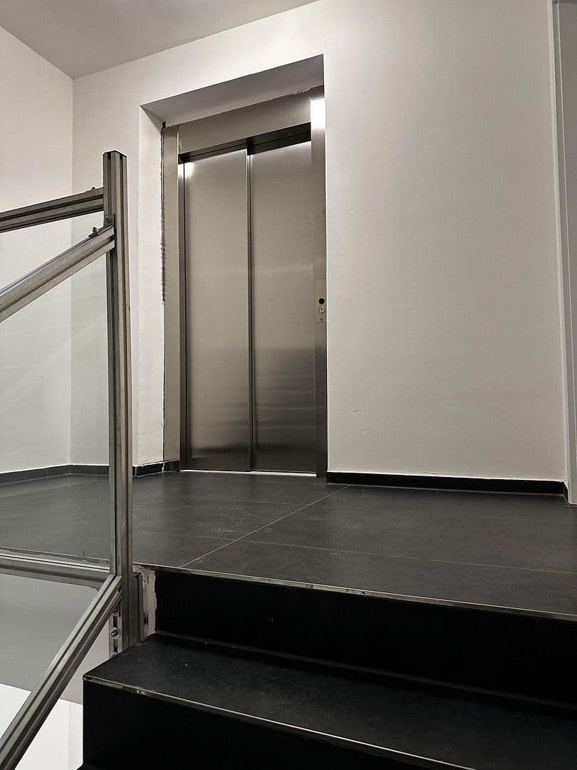 2 bedroom with open-plan kitchen flat to rent, 116 m², Bochum, North Rhine-Westphalia 2 bedroom with open-plan kitchen flat to rent, 116 m², Bochum, North Rhine-Westphalia